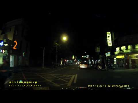 新北市永和區民權路，移動式神主牌