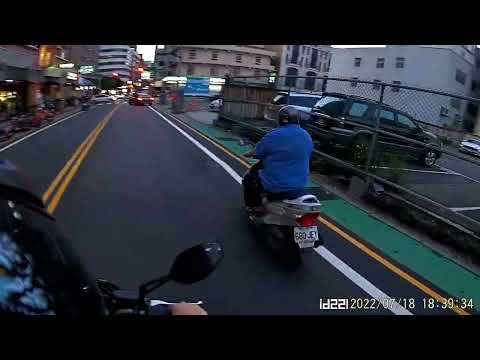 行駛轉彎處紅線內切西瓜搶快