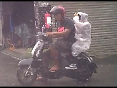 雨天機車違規逆向行駛(近平鎮湧光路與自由街口)PICT6293