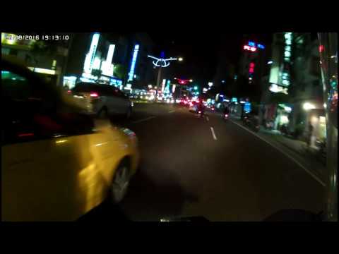 屁孩現形看來你是真的很趕…