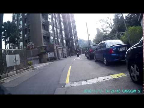 三寶屁孩逆向騎機車-2！