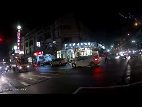 三寶.車禍影片 車禍影片慢個7秒鐘就換我送頭給歪國仁了 台中市西屯區環中路二段與西屯路三段口