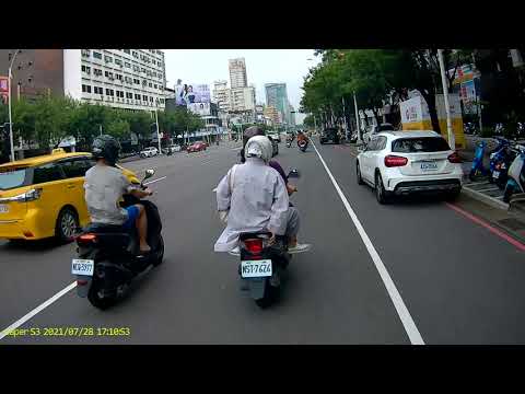 1100728    AXG 8866 新興區中山二路往南與青年二路口附近  並排停車