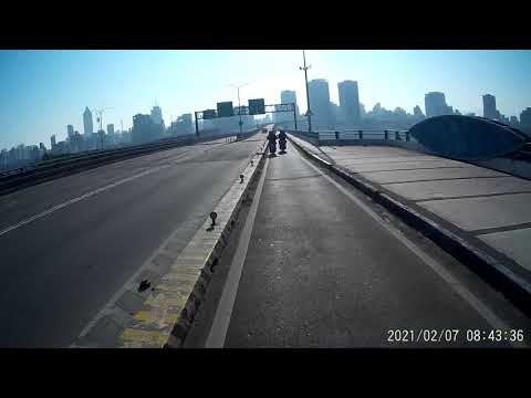 02 07 騎車上路就怕碰到無預警靠過來的三寶