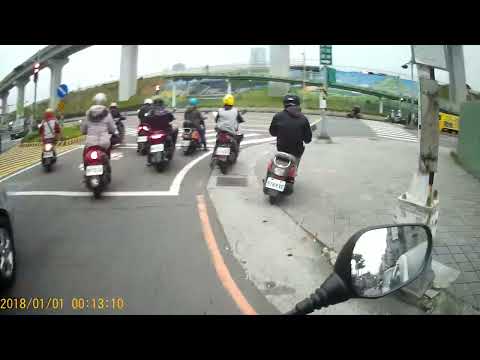 走人行道算闖紅燈嗎 不曉得