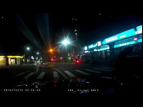 計程車闖紅燈