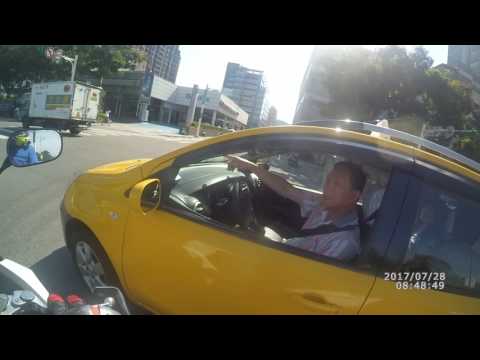 《RoadCam》 要轉94要轉，停在閘道口開雙閃等沒車也是一絕