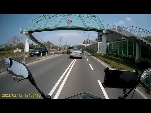 【3L-2966】違規跨越雙白線 (已舉發)