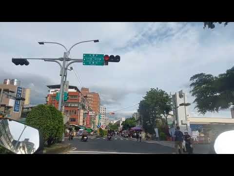 標準的黃燈衝..紅燈繼續衝 