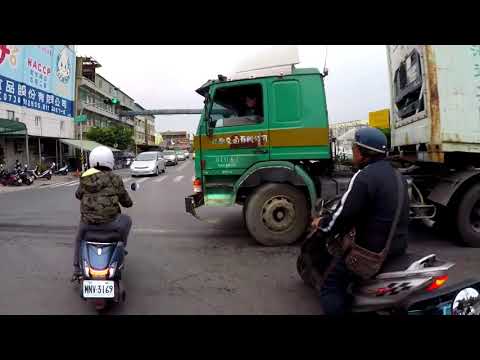 【900-6G】違規片  新形象衛星計程車隊- 不依規定駛入來車道等