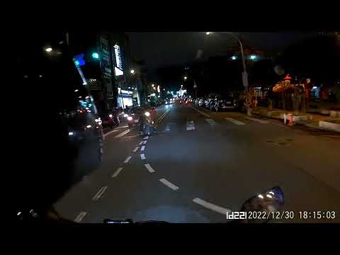 硬要闖的垃圾仔 