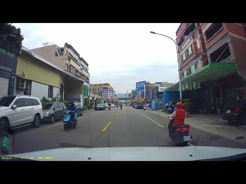 真心建議，這誰家的長輩，請提醒他不要闖紅燈