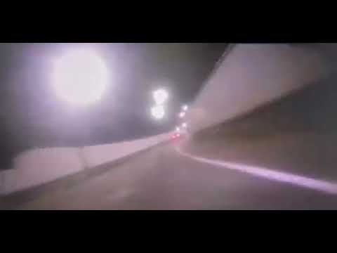 重機撞逆向三寶 摔落高架 送醫不治