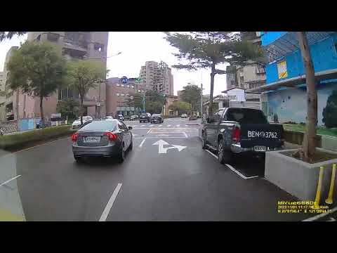 未依規定使用方向燈 FILE221101 111508F 0 traffic violation 〈Pelanggaran lalu lintas〉 交通違反 〔vi phạm giao thông〕