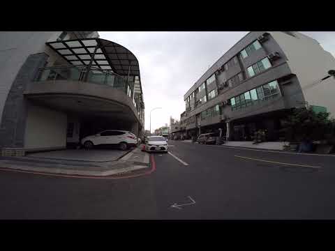 台南行人地獄日常路已經很小條了，紅線還這樣停