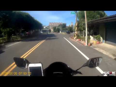 一個早晨遇三寶  綠燈了不走？ 防禦駕駛提早發現左轉彎車子  逆向操作汽車你知道很危險嗎？