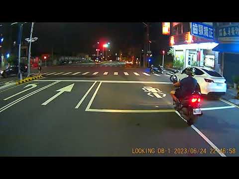 三寶連闖兩紅燈