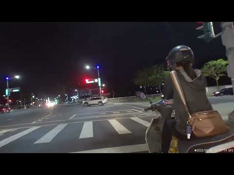 三寶片 為什麼很多人會認為要有三D才是亮頭燈的意思(開聲音)