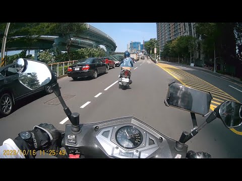 【MKF-9237】變換車道未打方向燈 (已舉發)