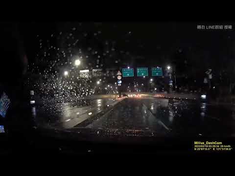 當正牌遇上多元計程車，結局只有舒服而已（原本以為逆向，看了三次才看懂）