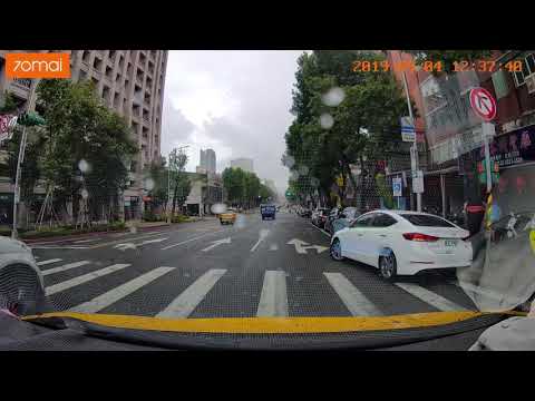 車禍擦撞 uber在路口違停匯入車道未禮讓幹道車輛先行