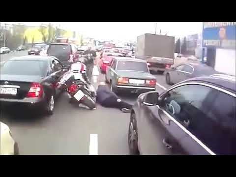 國內外車禍 摩托車鑽車陣-交通事故-紀錄片-