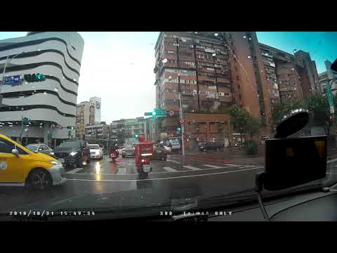 【786-L8】可惡計程車號闖紅燈