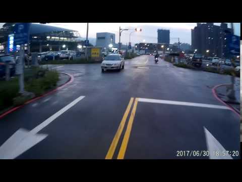 06 30 車停在路中間是哪招