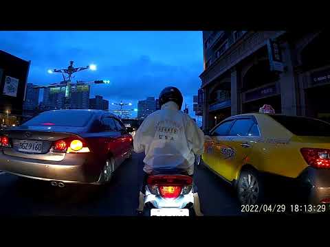 直行車道右轉～欠叭！ 