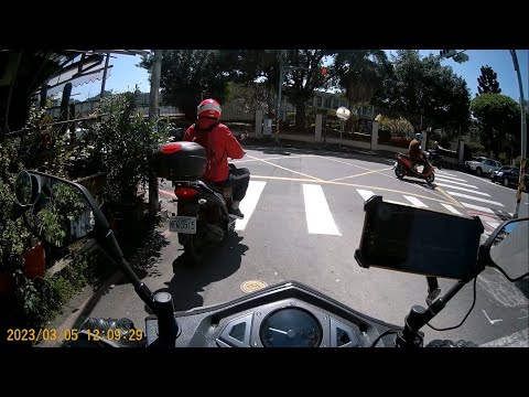 【NFQ-5515】違規闖紅燈 (已舉發)