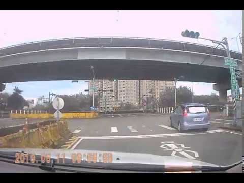 上個班差點晚七天回家，三寶自殺式闖紅燈