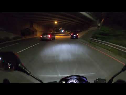 北爛仔不打方向燈靠右.mp4 | WoWtchout - 你在路我在錄