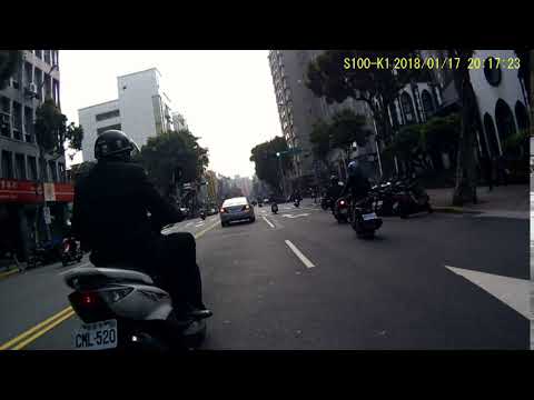 CML520 違規跨越雙黃線，急停在路中間差點追撞