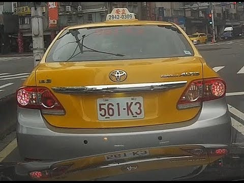 【561-K3】計程車號左轉彎未依規定使用方向燈