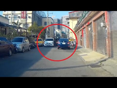 -2/28 違規停車+亂開車門險釀事故