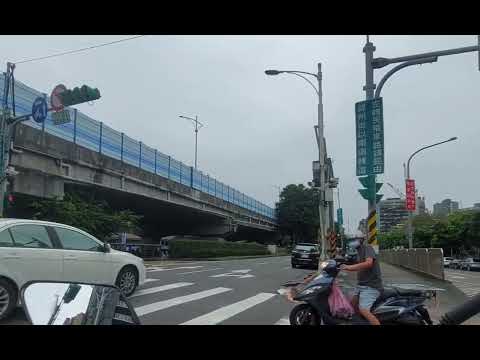 阿北你這樣還是要等紅燈阿  