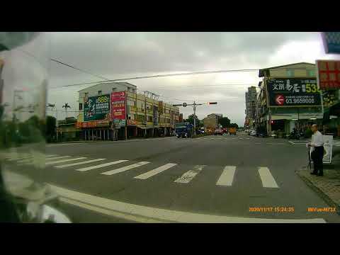 完全無減速的紅燈直直駛