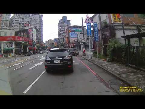 紅燈右轉 FILE221101 102330F0 traffic violation 〈Pelanggaran lalu lintas〉 交通違反 〔vi phạm giao thông〕