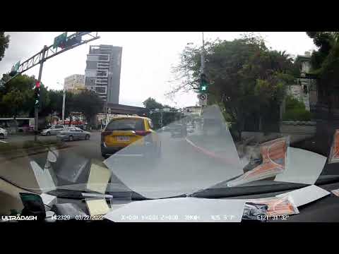 檢舉違規計程車危險駕駛突然變換車道跨越雙白線(成功舉發)