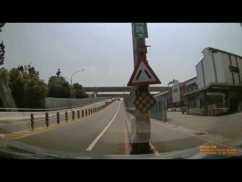 白目阿伯闖紅燈.mp4    | WoWtchout - 你在路我在錄