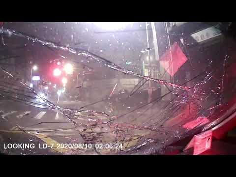 闖紅燈就是危險，馬路三寶，連停紅燈都有事