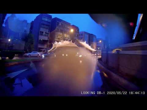 三寶逆向開車＿前鏡