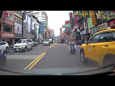 違規大媽三寶逆向