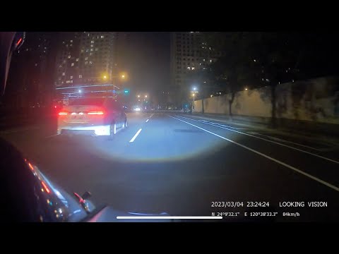 04 Taiwan 台中 西屯 惠中路一段 看來是很趕著載客呢，錄得清 | Looking Vision 500 幻視