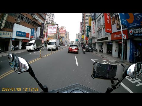 【AUR-1216】變換車道未全程使用方向燈 (已舉發)