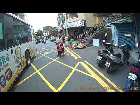 為小男孩的未來擔憂｜｜馬路三寶｜行人