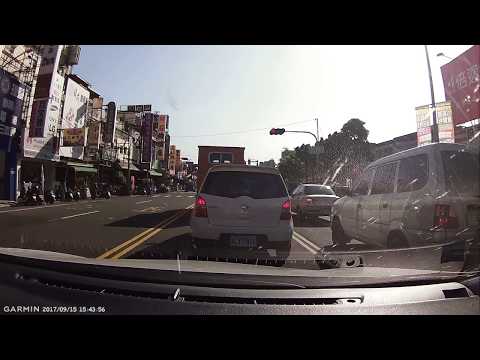 高雄大碗三寶飯慢車道打左轉燈迴轉