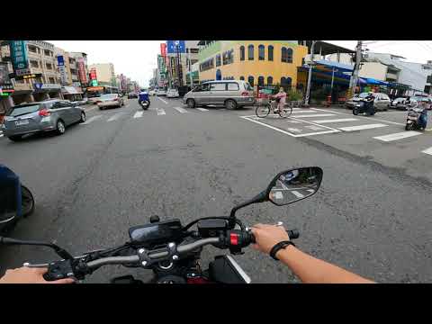 休旅車三寶｜車這麼多也想闖紅燈？只能以喇叭伺候