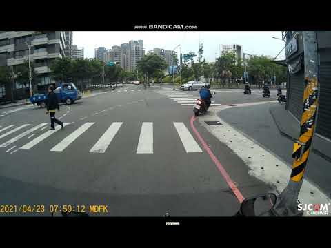 桃園中壢三寶-2282前面才送43條，後面追加闖紅燈