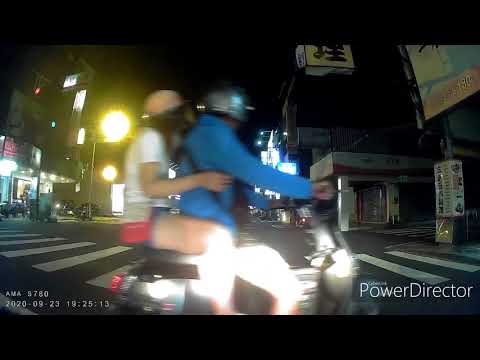 台南三寶阿伯闖紅燈到待轉區,等綠燈直走..